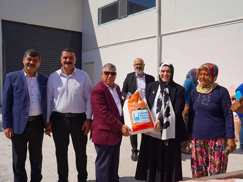 Oğuzeli Belediyesi ve Islamic Relief Türkiye heyetleri